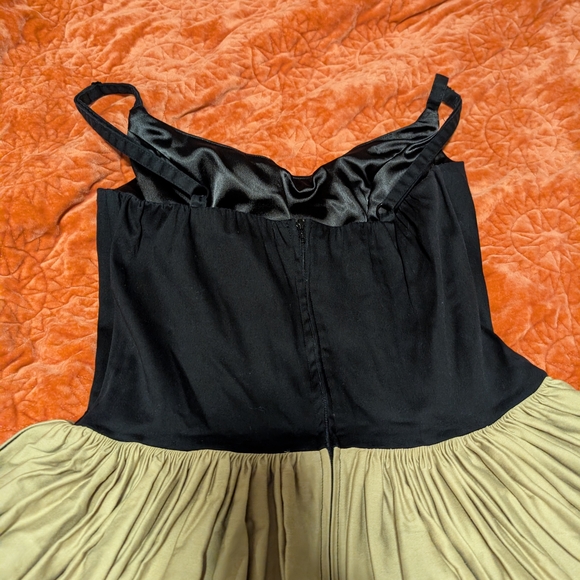 Pinup Couture Commuter Dress - Picture 10 of 14